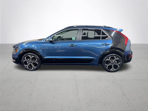 Used 2023 Kia Niro SX Touring FWD image 3