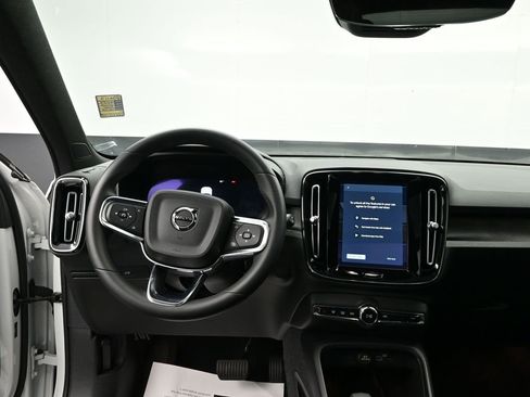 Used 2024 Volvo XC40 Recharge Ultimate w/ Protection Package Premier image 11