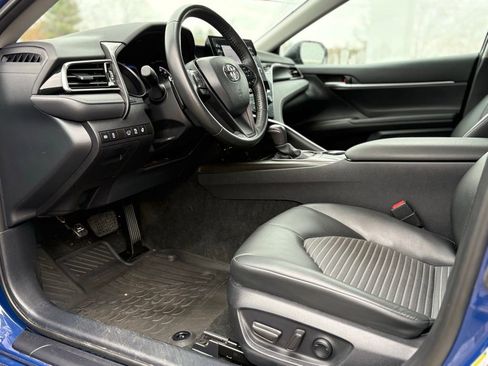 Used 2024 Toyota Camry SE image 14