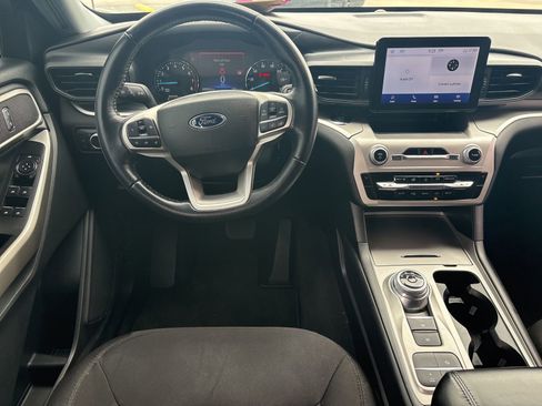 Used 2022 Ford Explorer XLT RWD image 8