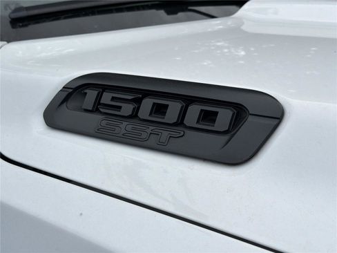 Used 2025 RAM 1500 Big Horn AWD/4WD image 4