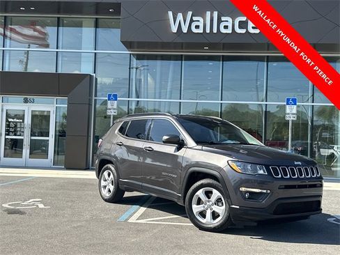 Used 2020 Jeep Compass Latitude image 1