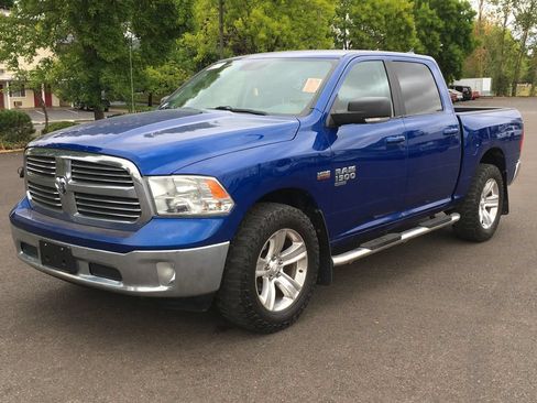 Used 2019 RAM 1500 Classic SLT w/ SLT Plus D←cor Group AWD/4WD image 1