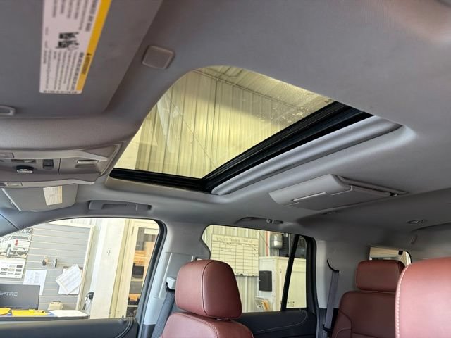 Used 2019 Chevrolet Tahoe Premier w/ Premier Plus Edition AWD/4WD image 38