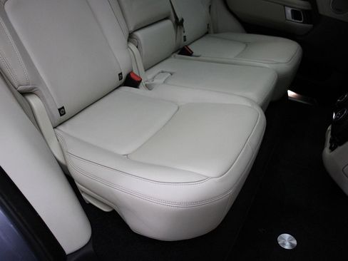 Used 2018 Land Rover Range Rover image 42