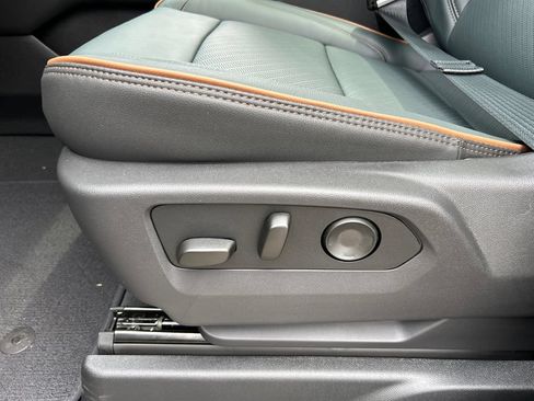 New 2026 GMC Yukon XL AT4 AWD/4WD image 18