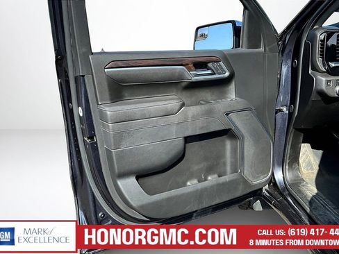 Used 2025 GMC Sierra 1500 SLT image 16