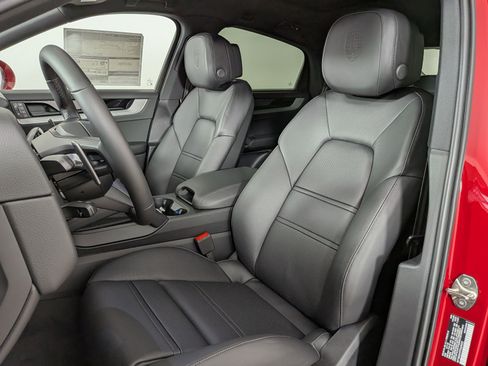 New 2026 Porsche Cayenne Coupe AWD/4WD image 5