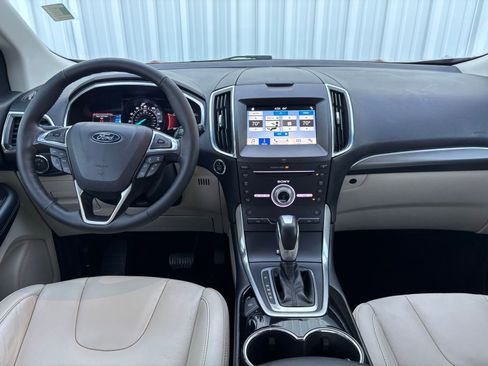 Used 2017 Ford Edge Titanium w/ Technology Package image 27