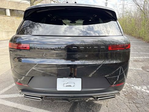 New 2026 Land Rover Range Rover Sport SE AWD/4WD image 8