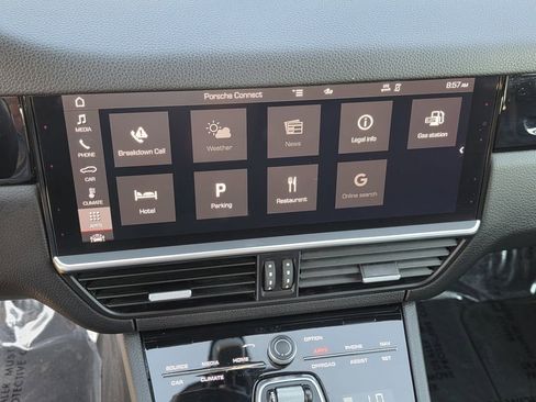 Used 2021 Porsche Cayenne Coupe image 20