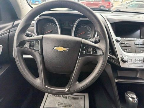 Used 2017 Chevrolet Equinox LS FWD image 24