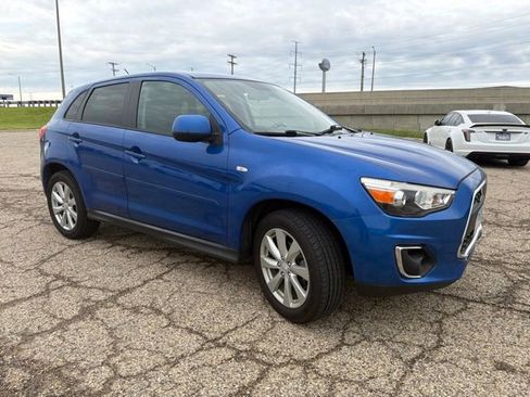 Used 2015 Mitsubishi Outlander Sport ES AWD/4WD image 2