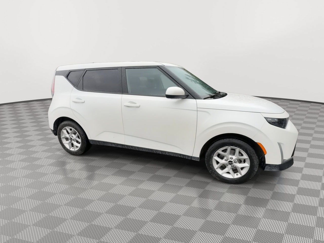 Used 2024 Kia Soul LX w/ Option Group 015 FWD image 9