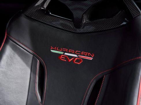 Used 2020 Lamborghini Huracan EVO image 45