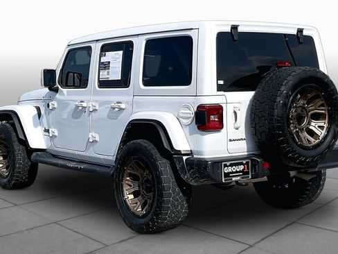 Used 2025 Jeep Wrangler Unlimited Sahara AWD/4WD image 12
