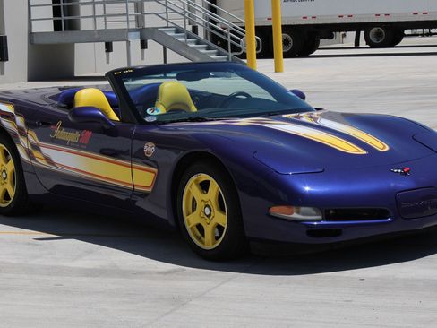 Used 1998 Chevrolet Corvette Convertible w/ Memory Pkg RWD image 3