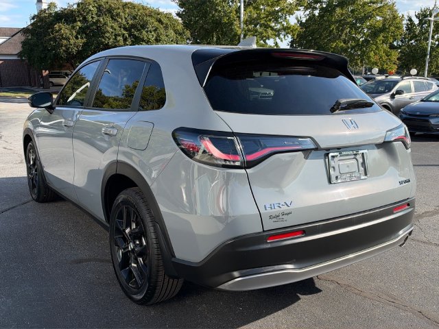 Used 2025 Honda HR-V Sport image 6