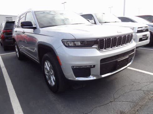 Used 2023 Jeep Grand Cherokee L Limited image 3