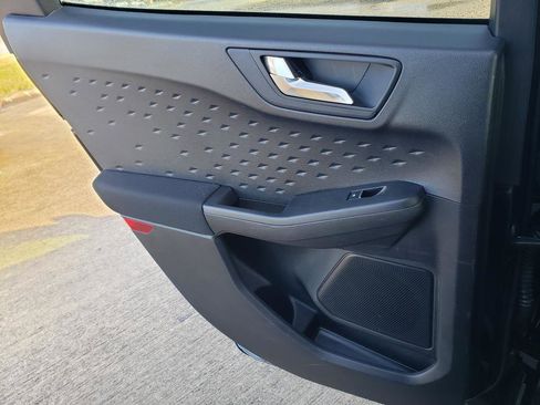 Used 2020 Ford Escape SE image 20