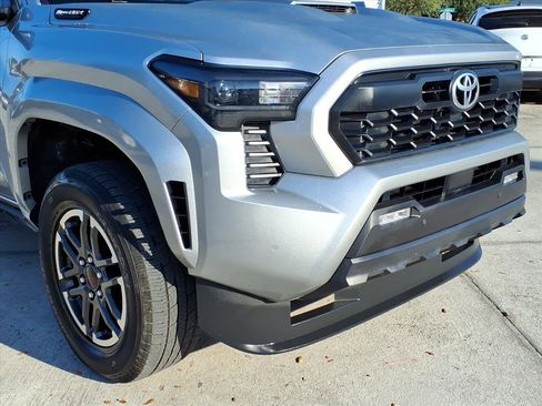 Used 2024 Toyota Tacoma TRD Sport image 9