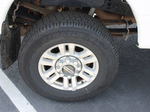 Used 2019 Ford F250 XLT w/ Snow Plow Prep Package AWD/4WD image 27