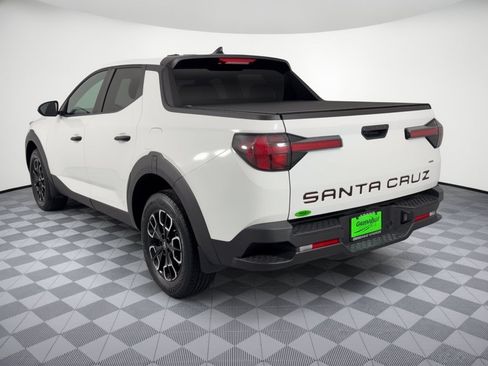 Used 2024 Hyundai Santa Cruz SE AWD/4WD image 3