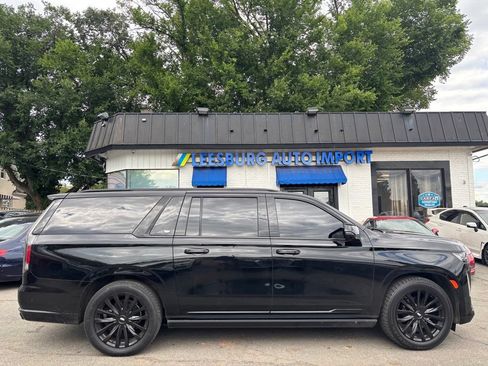 Used 2021 Cadillac Escalade ESV Sport Platinum AWD/4WD image 5