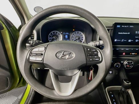Used 2021 Hyundai Venue SE FWD image 17