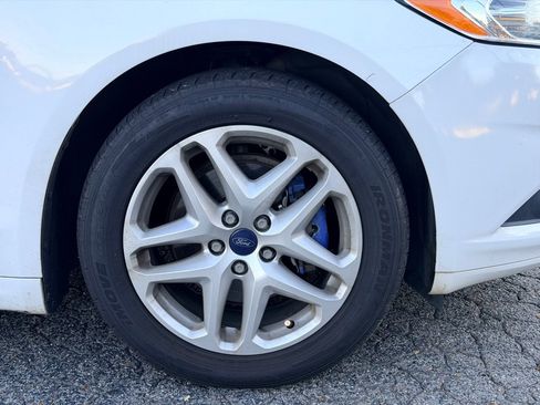 Used 2015 Ford Fusion SE w/ Equipment Group 202A image 12