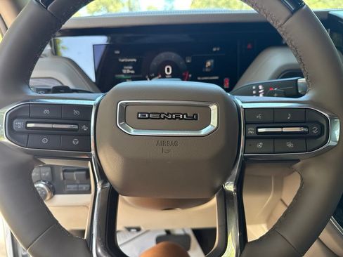 New 2026 GMC Yukon XL Denali w/ Denali Reserve Package AWD/4WD image 11