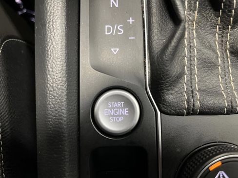 Used 2022 Volkswagen Atlas Cross Sport SEL Premium R-Line image 24