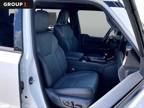 Used 2024 Lexus GX 550 w/ Accessory Package (Z1) AWD/4WD image 8