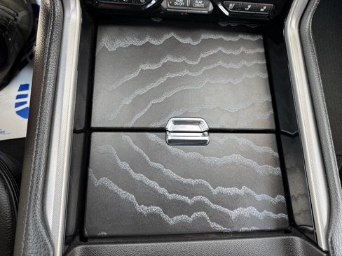 Used 2024 GMC Yukon Denali image 29