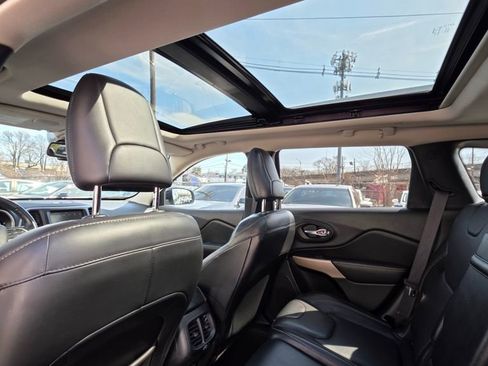 Used 2018 Jeep Cherokee Limited image 30