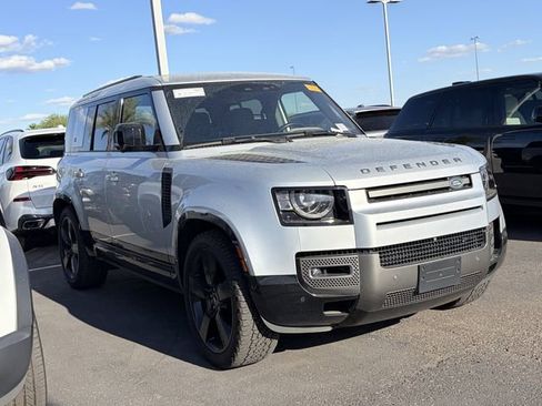 Used 2022 Land Rover Defender 110 X-Dynamic SE image 3