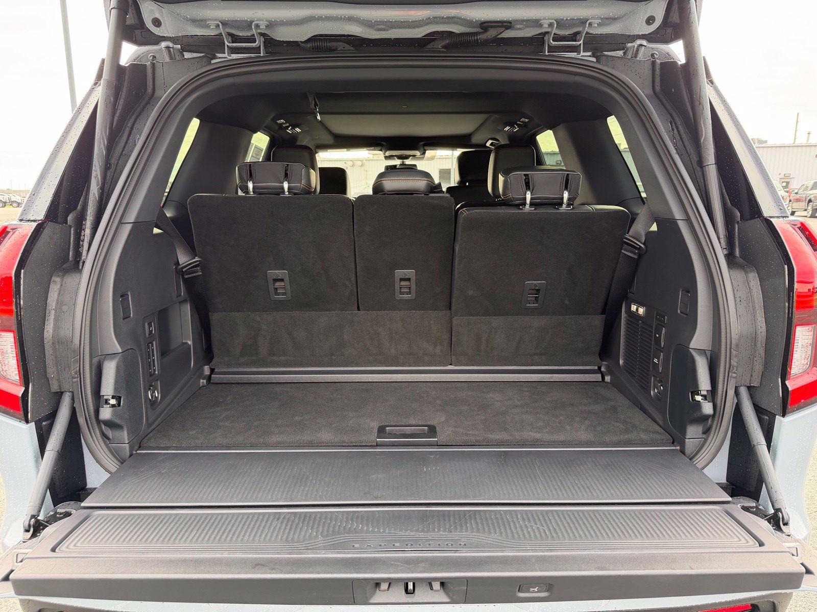 Used 2025 Ford Expedition Tremor AWD/4WD image 11