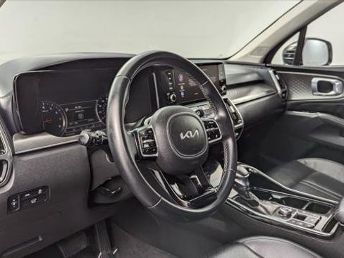 Used 2022 Kia Sorento SX image 16
