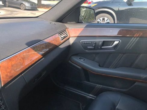 Used 2013 Mercedes-Benz E 350 4MATIC Sedan image 27