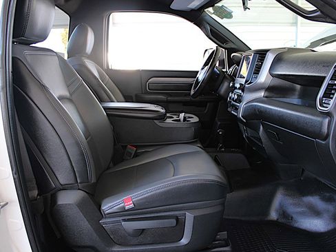 Used 2021 RAM 2500 Tradesman w/ Chrome Appearance Group image 18