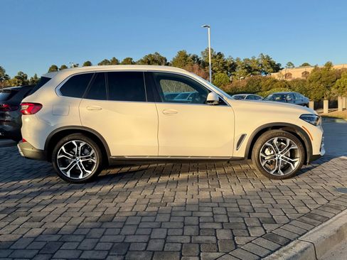 Certified 2023 BMW X5 sDrive40i w/ Premium Package image 8