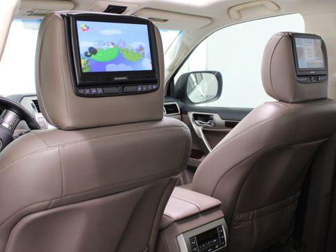 Used 2017 Lexus GX 460 Premium image 36