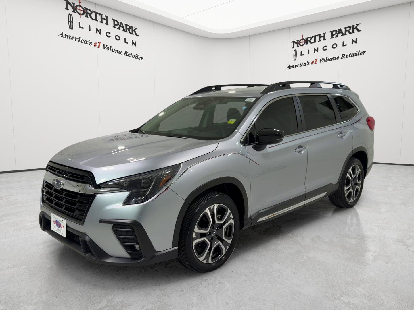 Used 2024 Subaru Ascent Limited AWD/4WD image 1