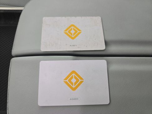 Used 2023 Rivian R1T Adventure AWD/4WD image 29