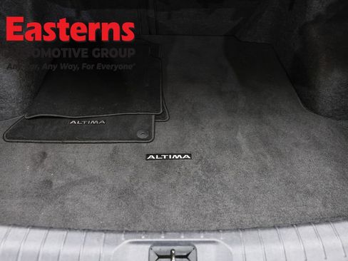Used 2025 Nissan Altima 2.5 SV FWD image 9