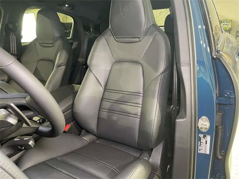 New 2026 Porsche Cayenne S image 5