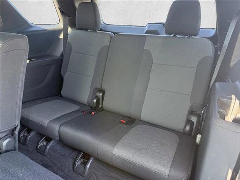 Used 2023 Chevrolet Traverse LT image 24