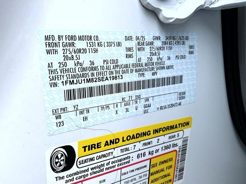 Used 2025 Ford Expedition Platinum image 30