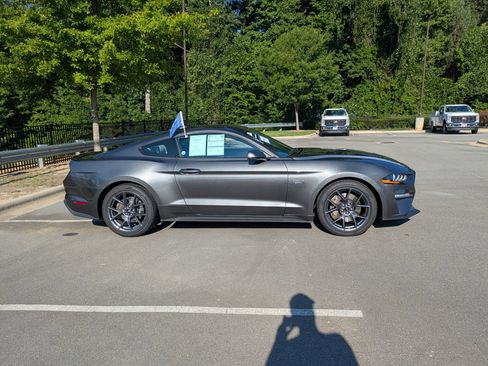 Certified 2020 Ford Mustang Coupe RWD image 3