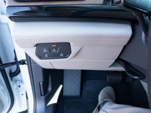 New 2026 Volkswagen Atlas SE image 24